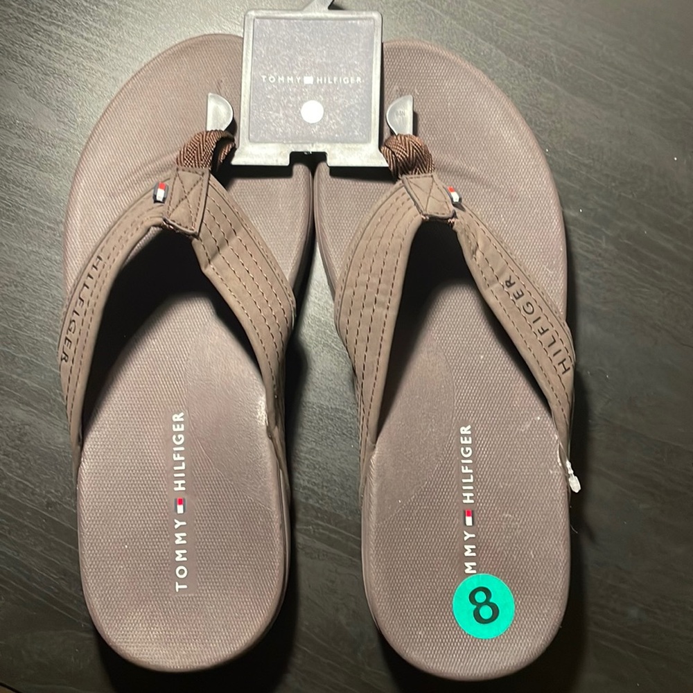 🆕Tommy Hilfiger flip flops